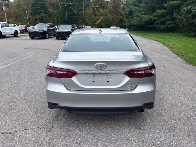 Used 2022 Silver Toyota XLE image 4