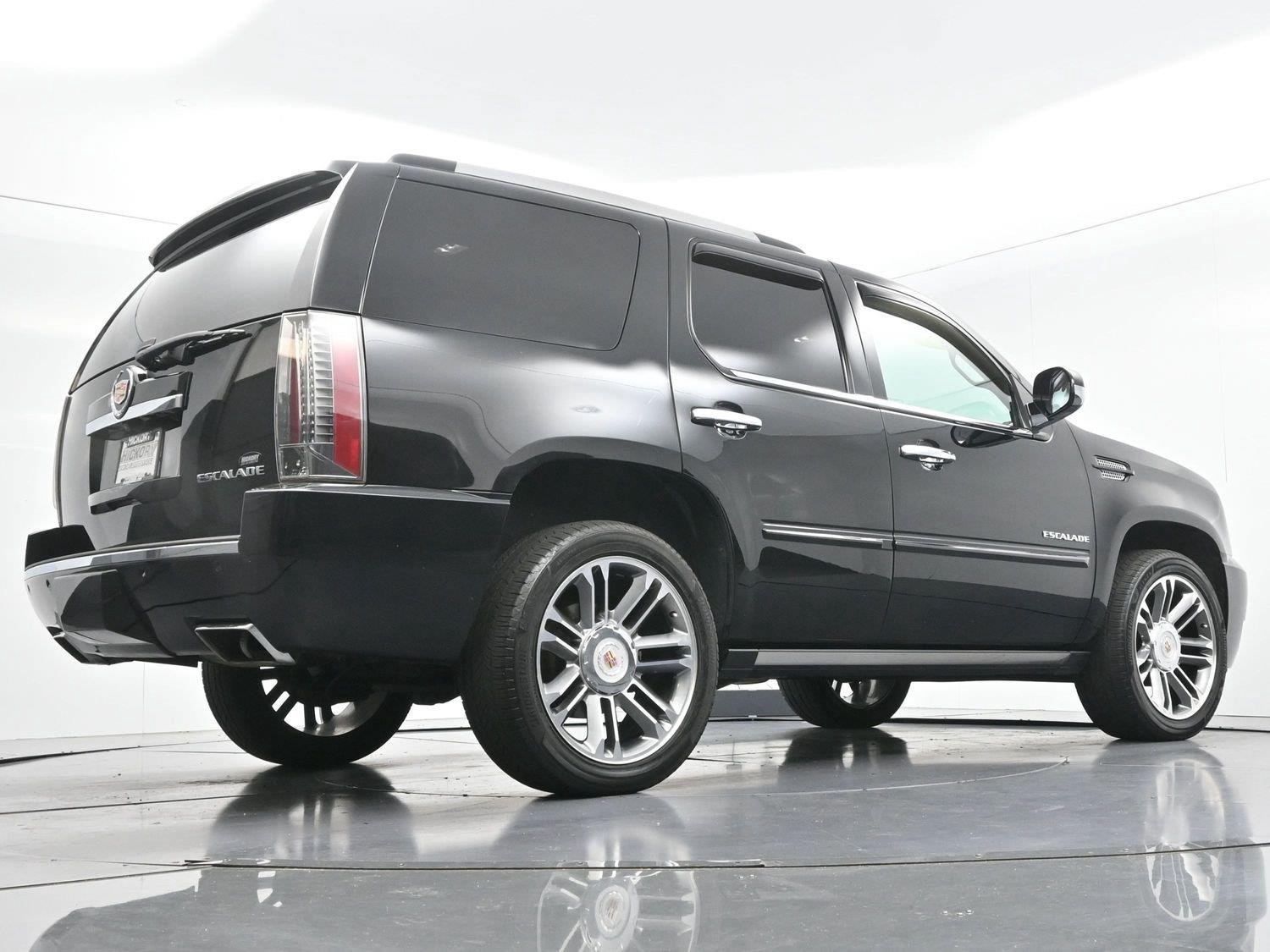 Used 2013 Black Raven Cadillac Premium image 57