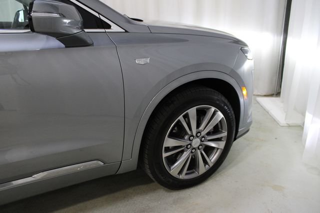 Used 2025 Silver Cadillac Premium Luxury image 39