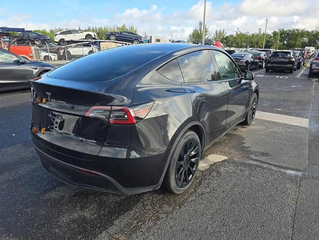Used 2024 Black Tesla Long Range image 3