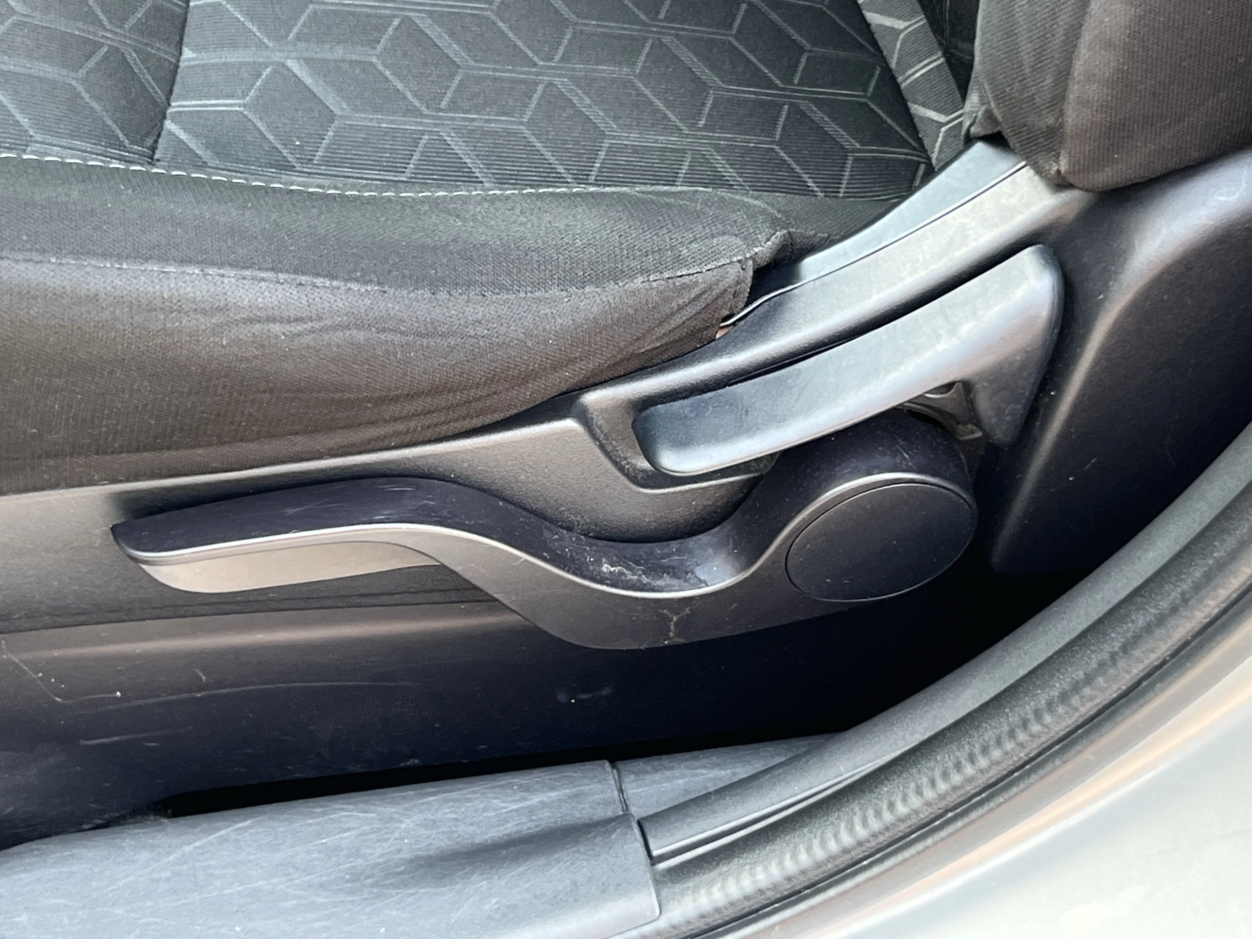 Used 2020 Alloy Silver Metallic Mitsubishi  image 16