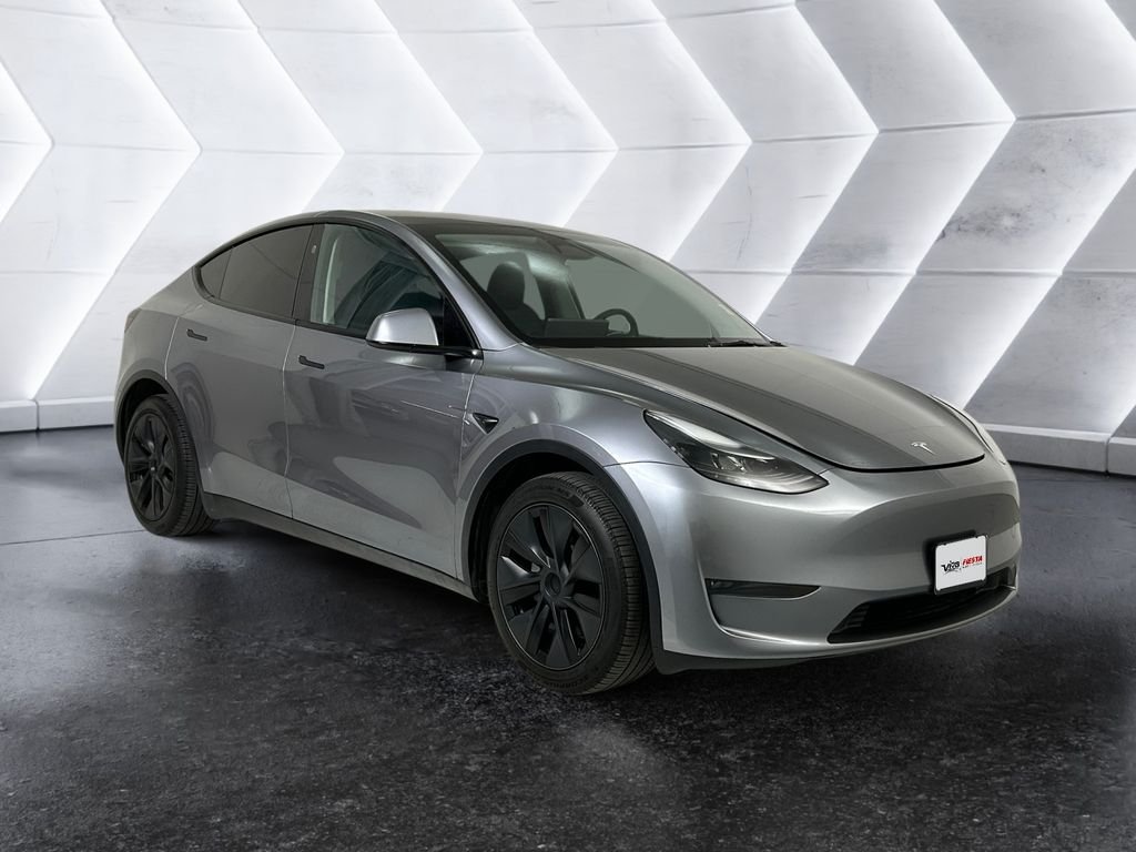 Used 2025  Tesla Long Range image 1