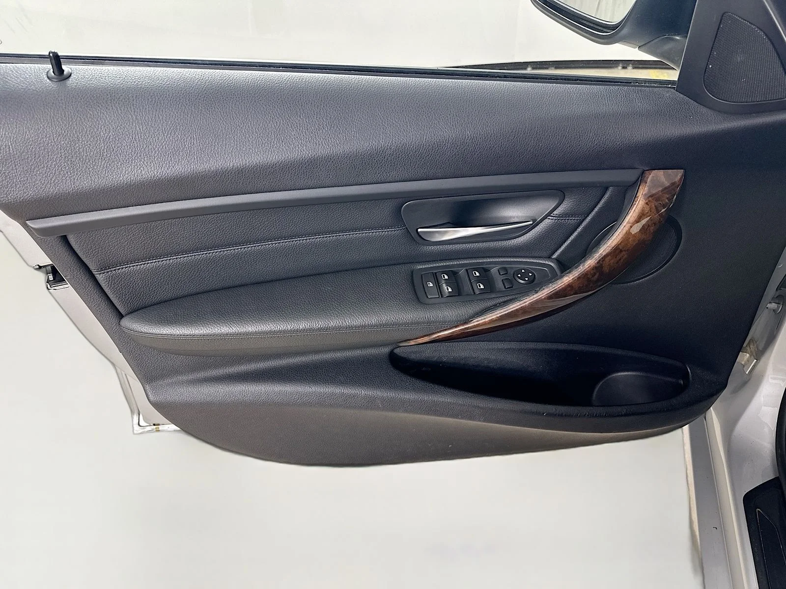 Used 2014 Silver BMW  image 16