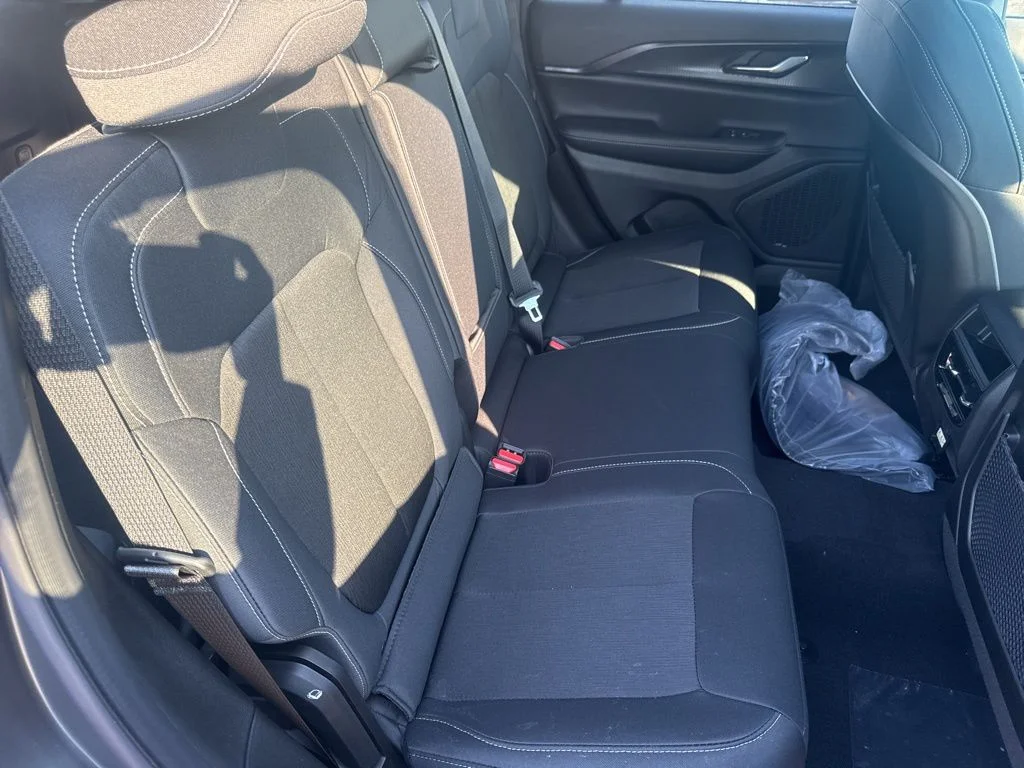 New 2026 Baltic Gray Metallic Clearcoat Jeep Laredo X image 48