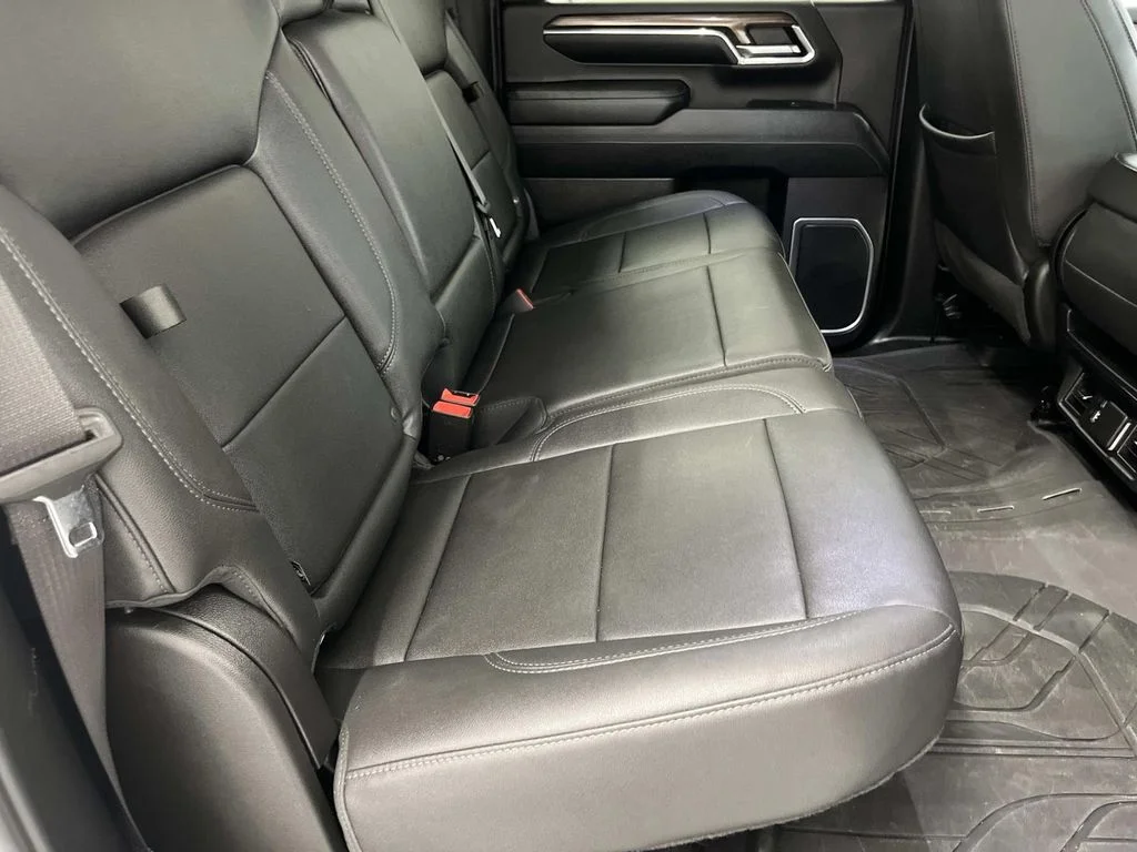 Used 2024 Summit White Chevrolet LT DRW image 28