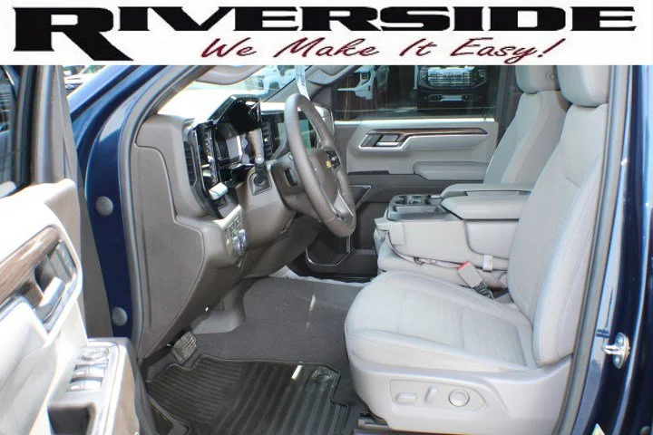 Used 2023 Northsky Blue Metallic Chevrolet LT image 12