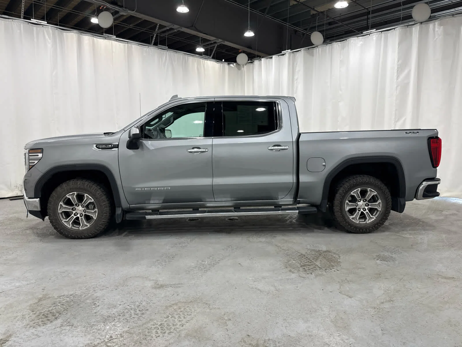 Certified Used 2024 Sterling Metallic GMC SLT image 2