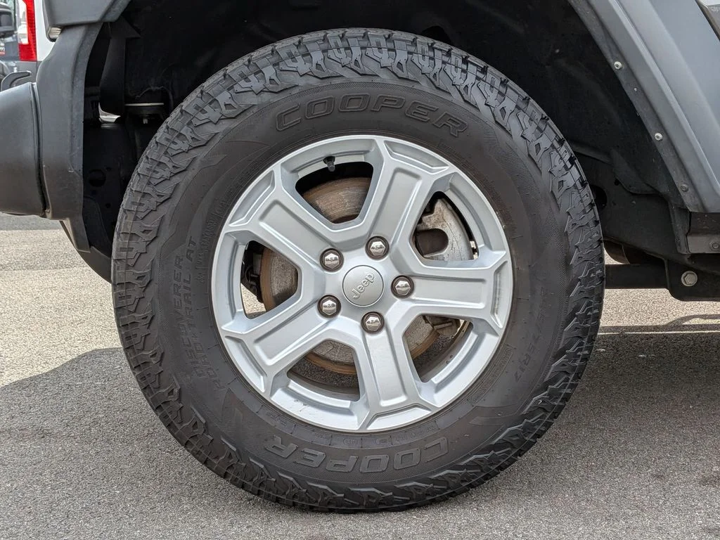 Used 2022 Gray Jeep Unlimited Sport S image 29