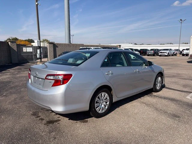 Used 2014  Toyota L image 7