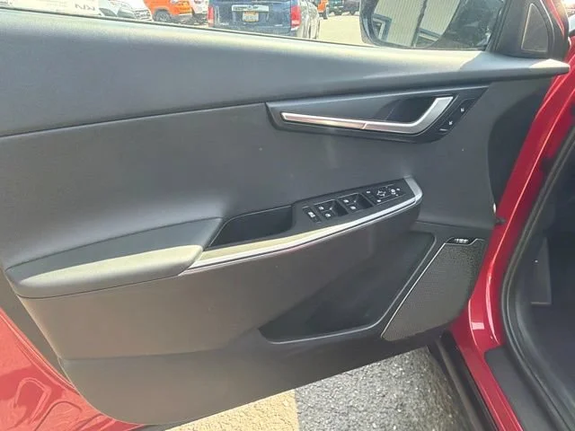 Used 2023 Runway Red Kia Wind image 17