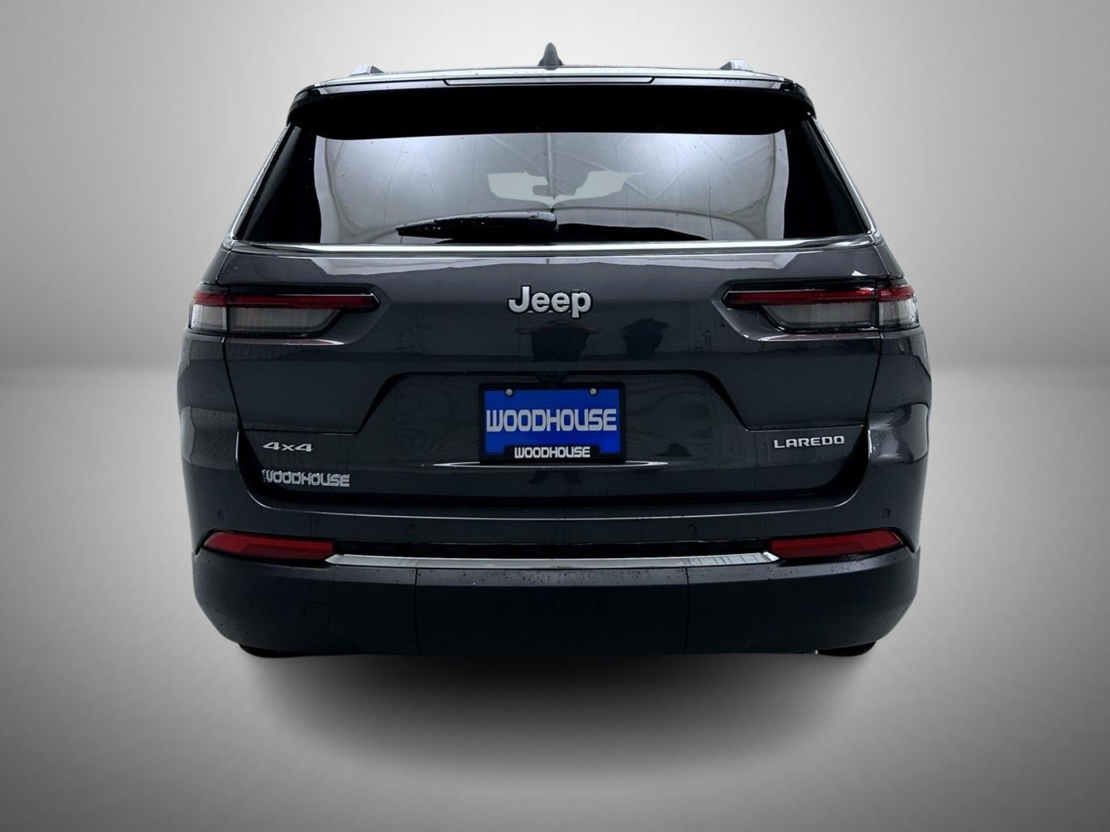 New 2026 Baltic Gray Metallic Clear-Coat Exterior Paint Jeep Laredo image 6