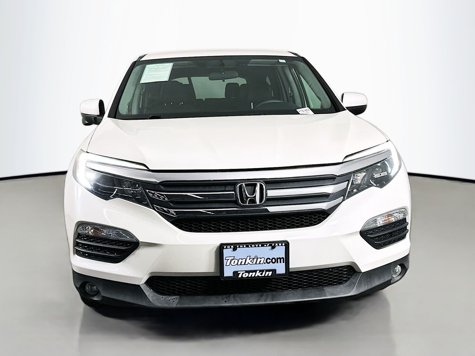 Used 2018 White Diamond Pearl Honda EX image 2