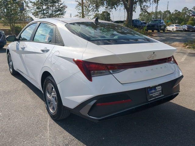 New 2026 White Hyundai SE image 7