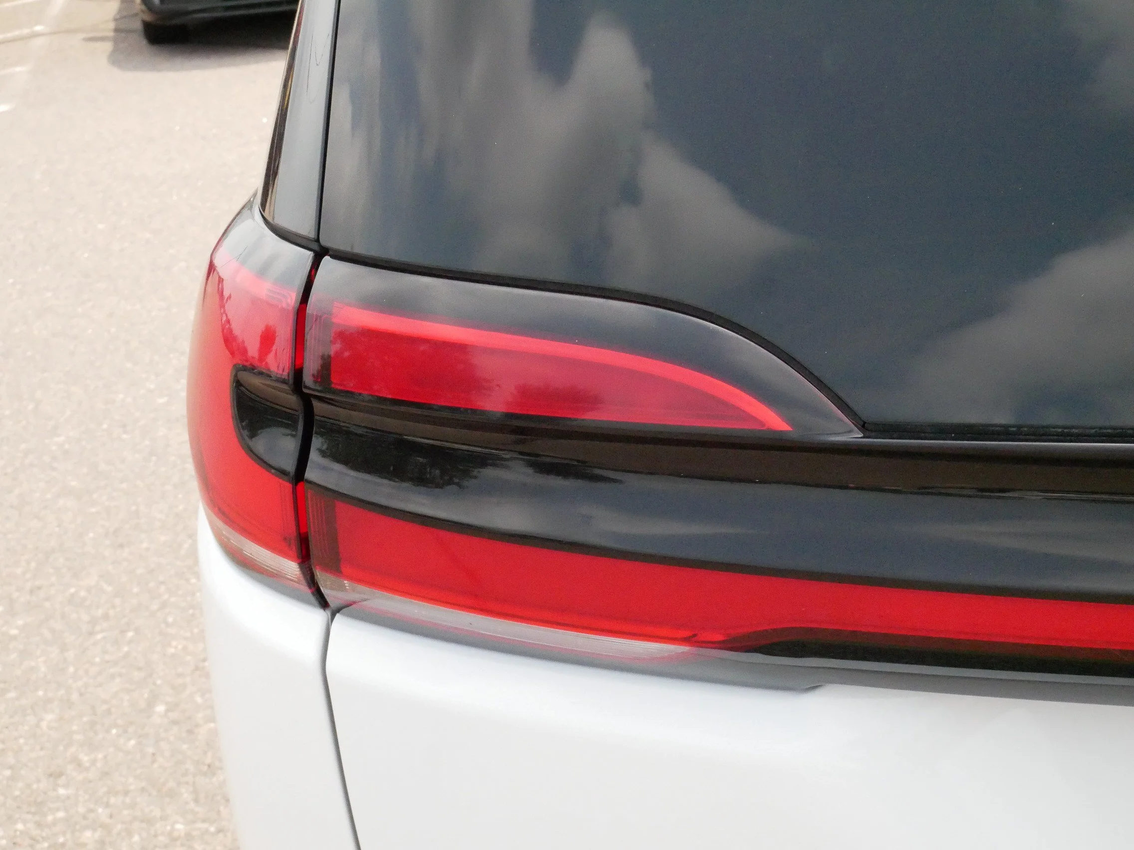 Used 2023 Bright White Clearcoat Chrysler Hybrid Touring L image 17