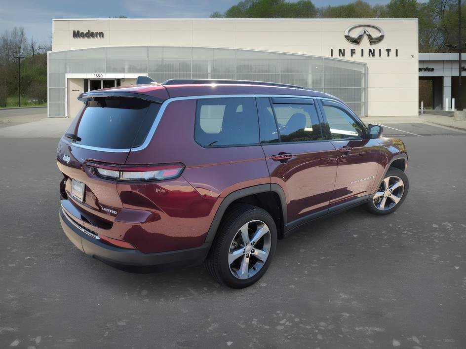 Used 2025 Velvet Red Pearlcoat Jeep Limited image 4