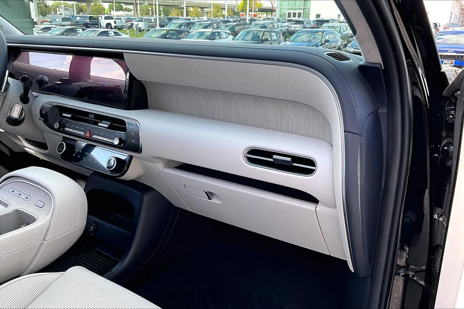 Used 2026 Abyss Black Pearl Hyundai Calligraphy image 17
