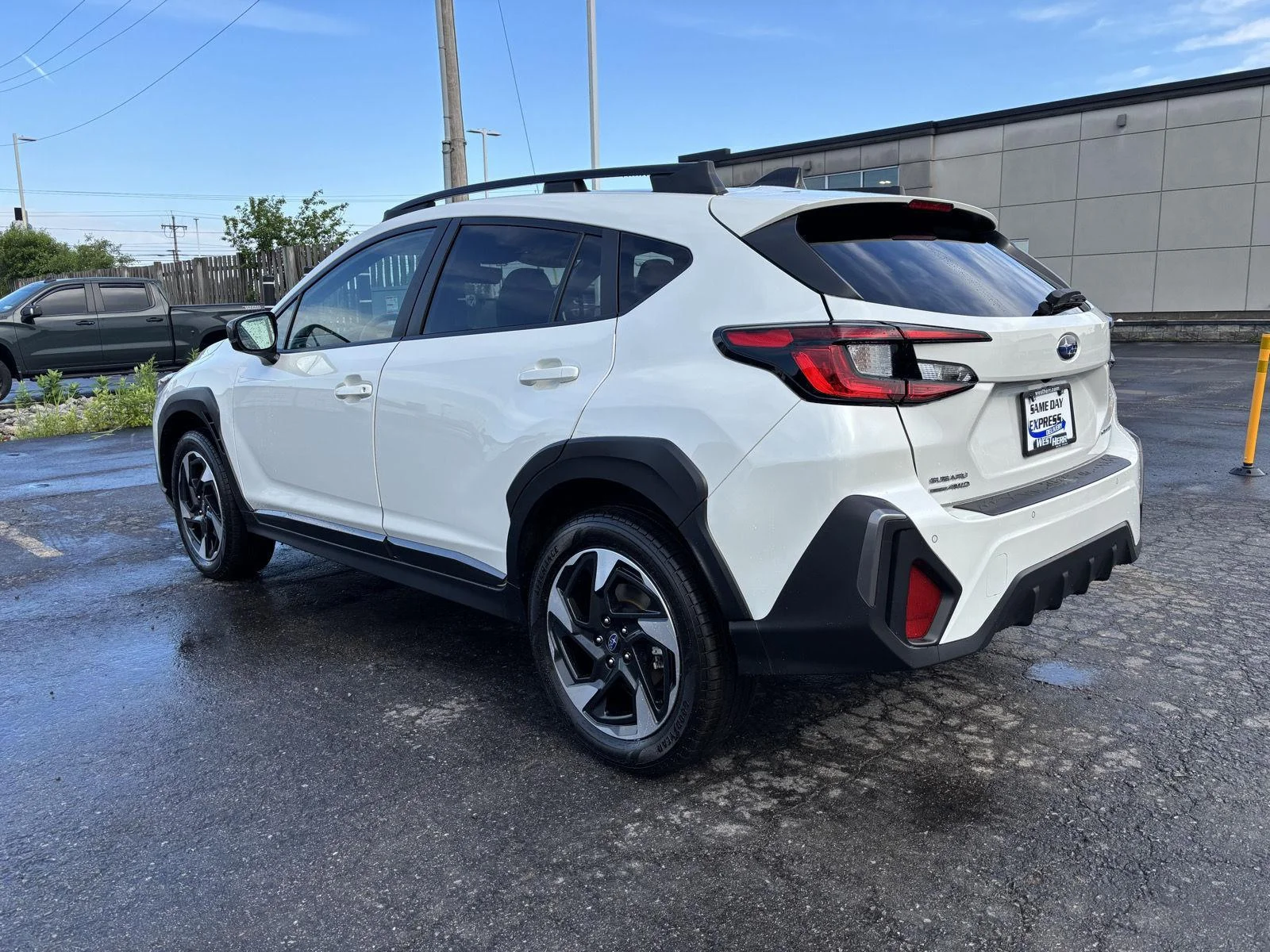 Used 2024 Crystal White Pearl Subaru Limited image 5