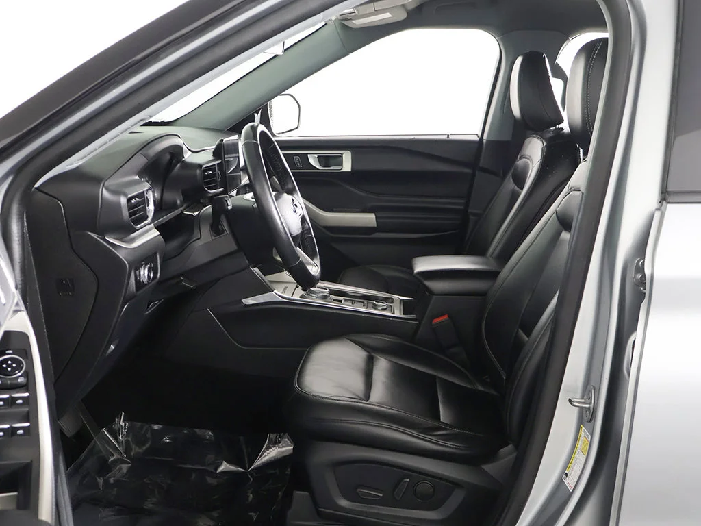 Used 2022 Silver Ford XLT image 25