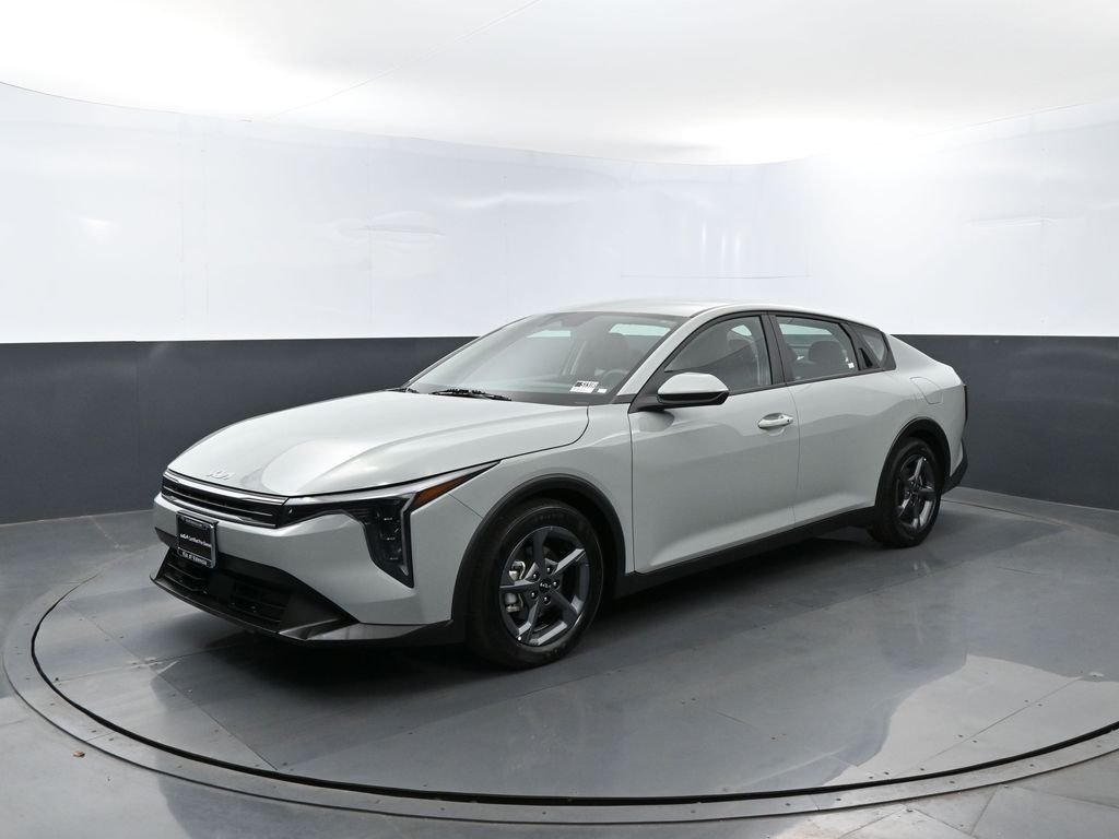 2025 Kia K4 LXS AT's photo