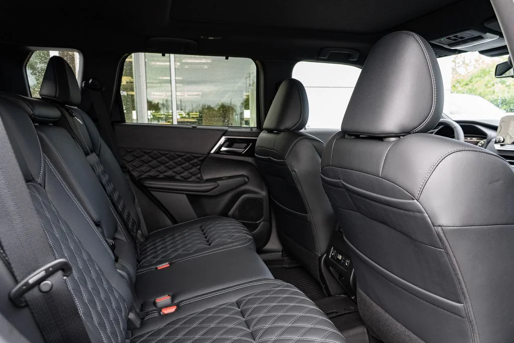 New 2026 Black Nissan Platinum image 28