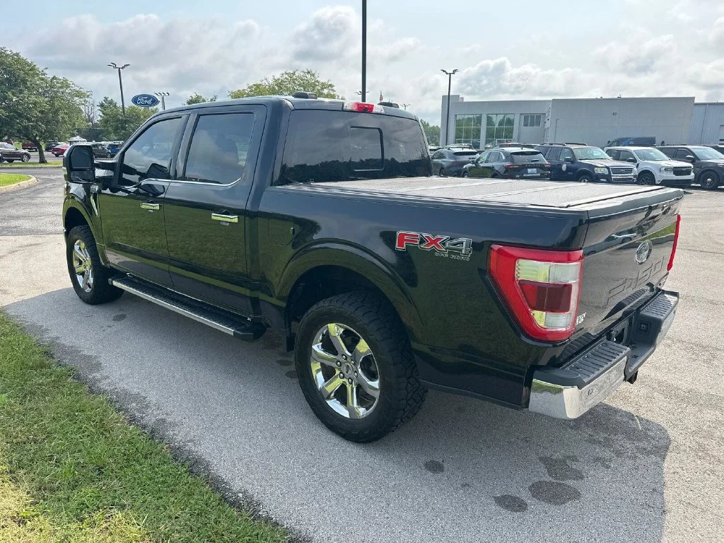 Used 2022 Black Ford Lariat image 10