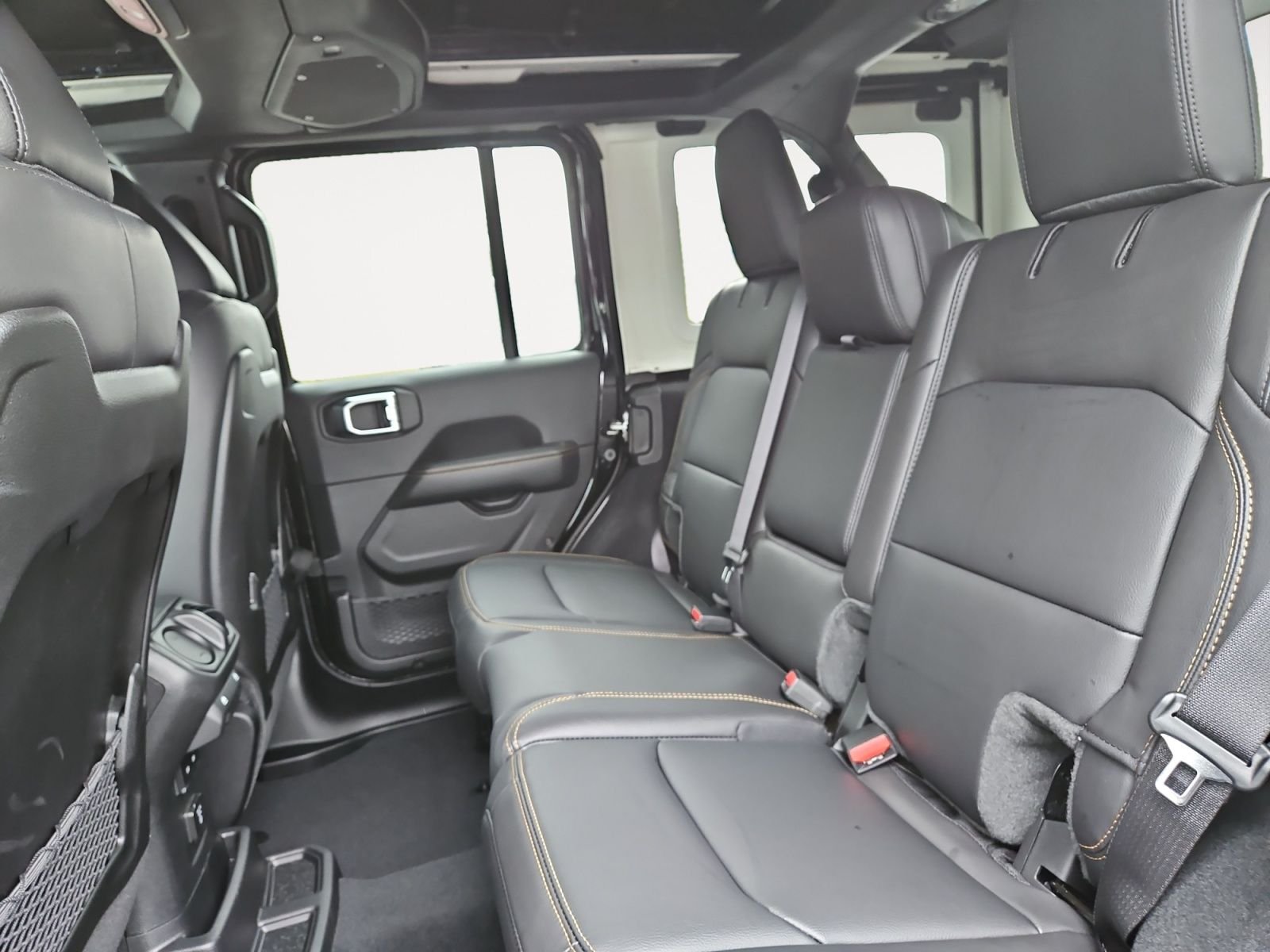 2025 Jeep Wrangler 4-Door Sahara - Photo 13