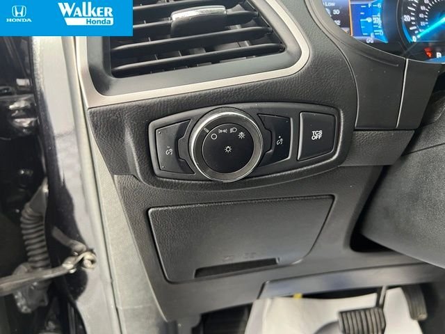 Used 2023 Black Ford SE image 17