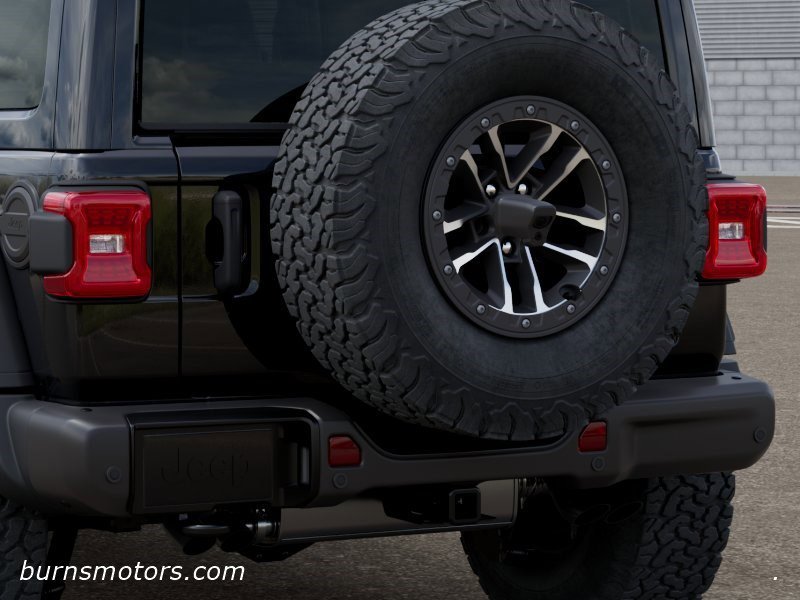 New 2026 Black Clear-Coat Exterior Paint Jeep Moab 392 4-Door image 13