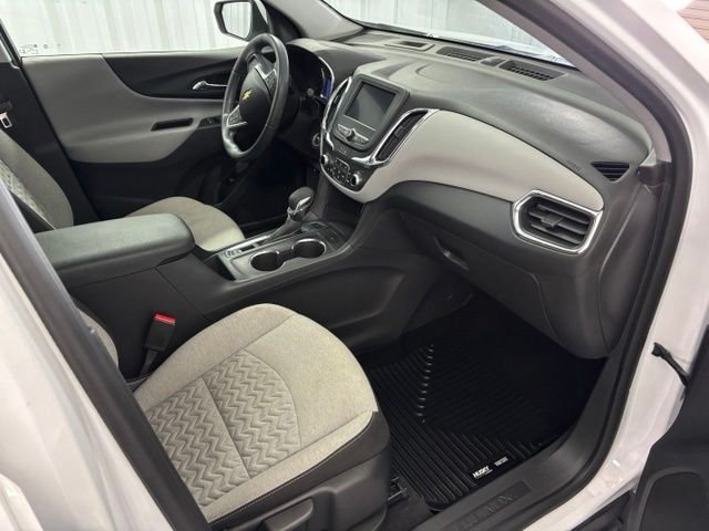 Used 2023 White Chevrolet LT image 27