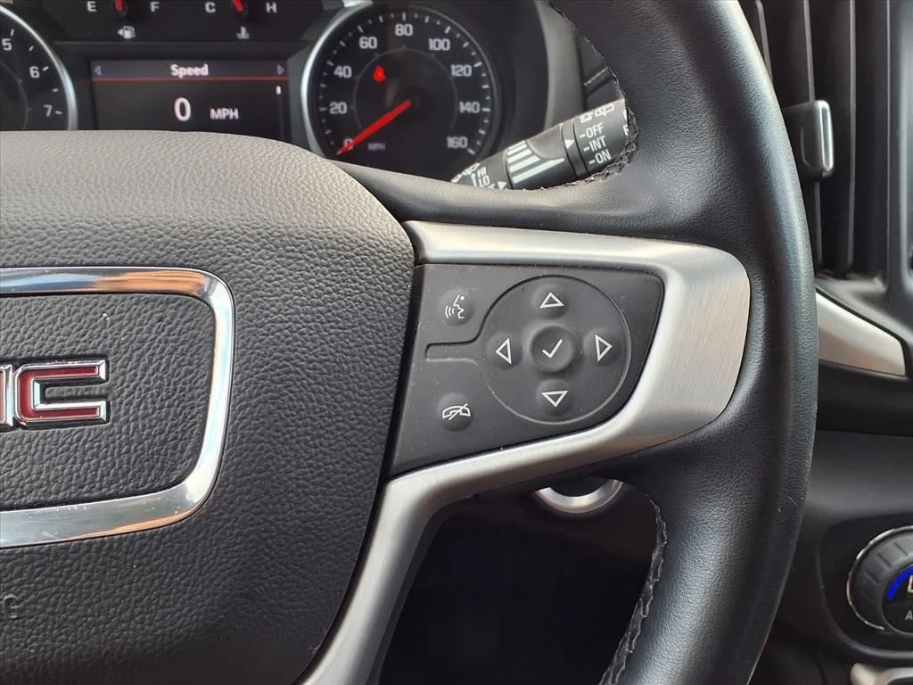 Used 2023 White GMC SLT image 11