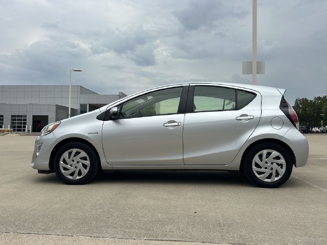 Used 2015 Silver Toyota Three image 2