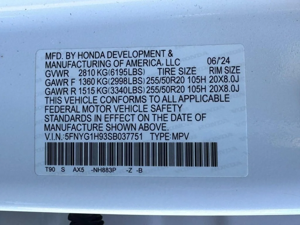 Certified Used 2025 White Honda Black Edition image 29