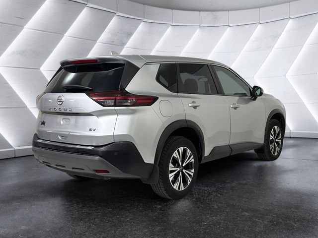 Used 2022 Silver Nissan SV image 4