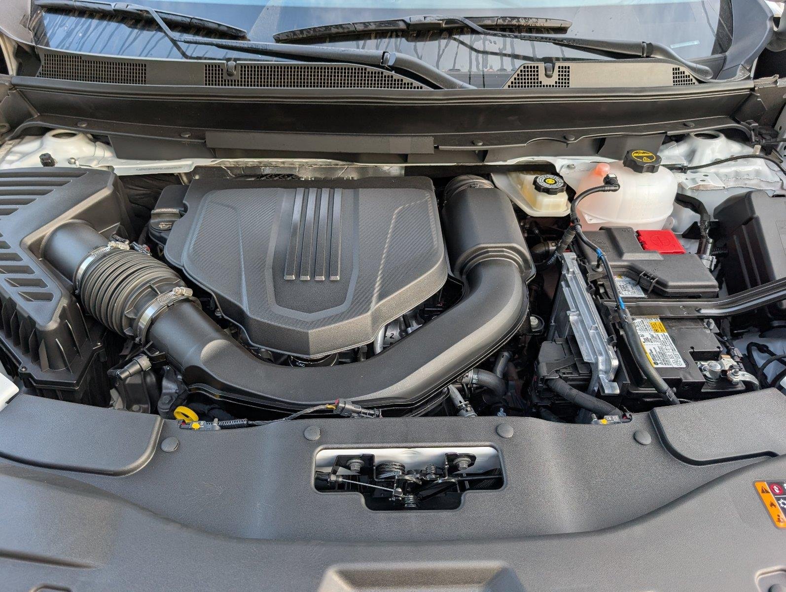 New 2027 Summit White GMC Elevation image 13