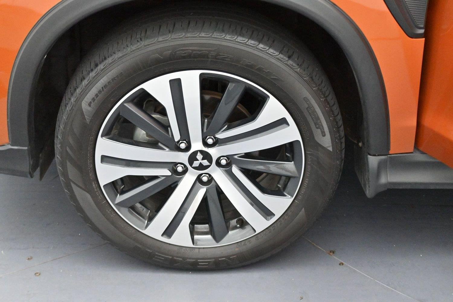 Used 2024 Sunshine Orange Metallic Mitsubishi ES image 31