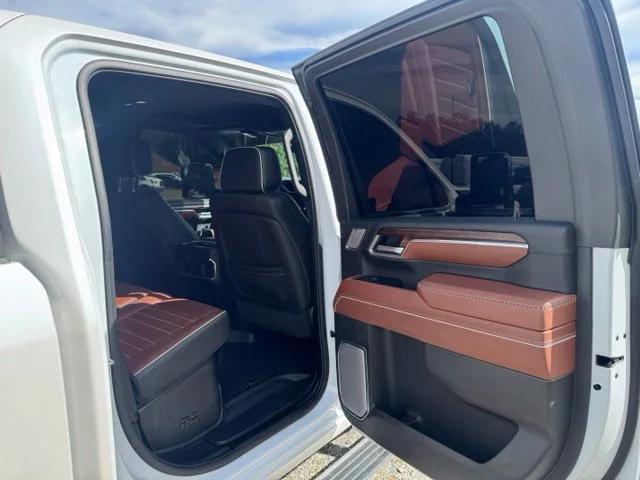 Used 2025 White GMC Denali Ultimate image 21