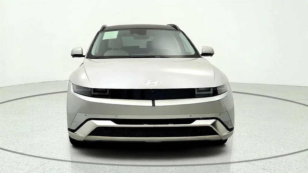 Used 2025 Cyber Gray Hyundai Limited RWD image 2