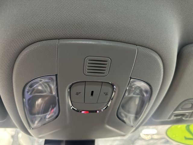 Used 2022 White Jeep Trailhawk image 31