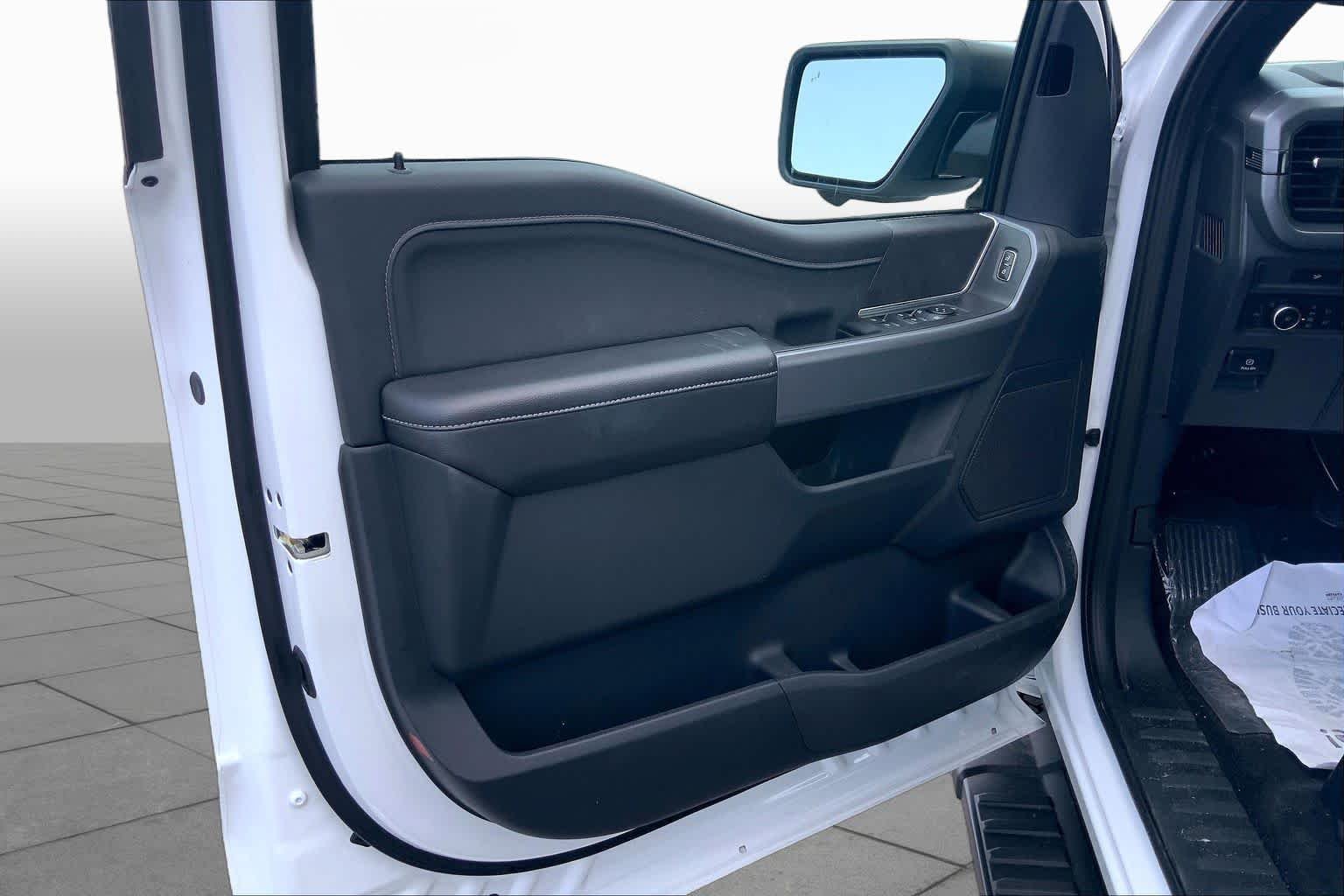 New 2026 Oxford White Ford XLT image 10