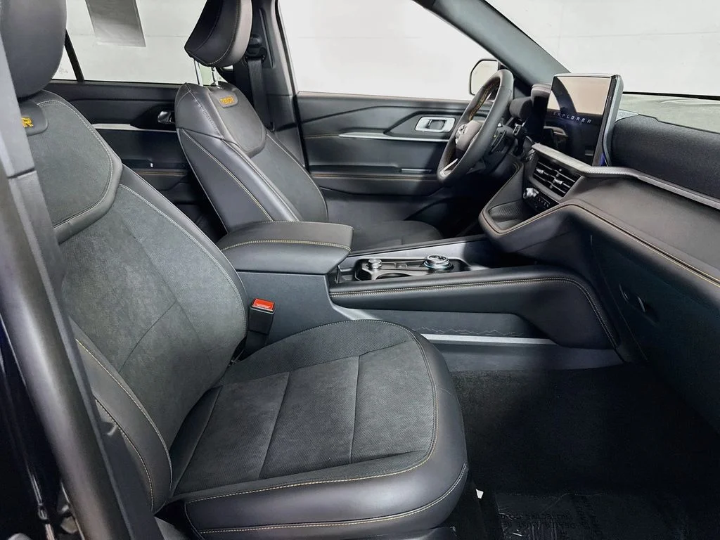 New 2026 Agate Black Metallic Ford Tremor® image 30