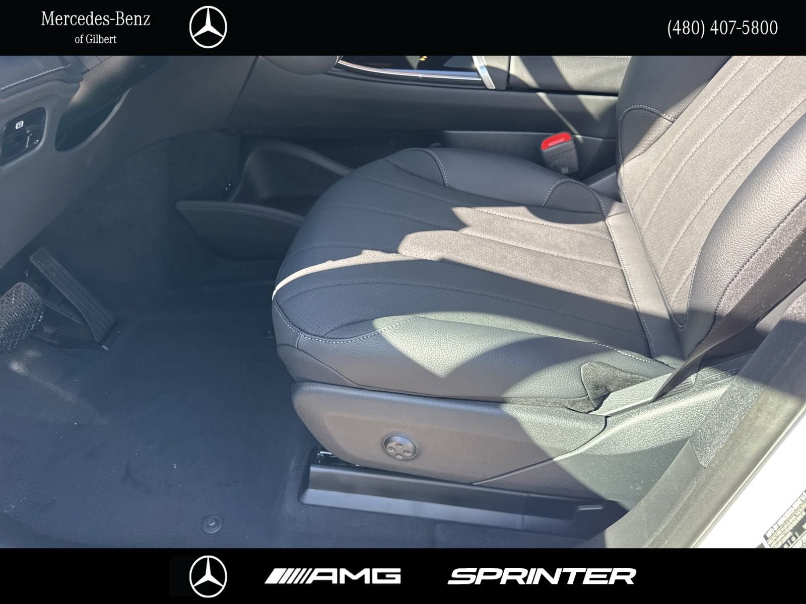 New 2026 Polar White Mercedes-Benz 320 SUV image 12