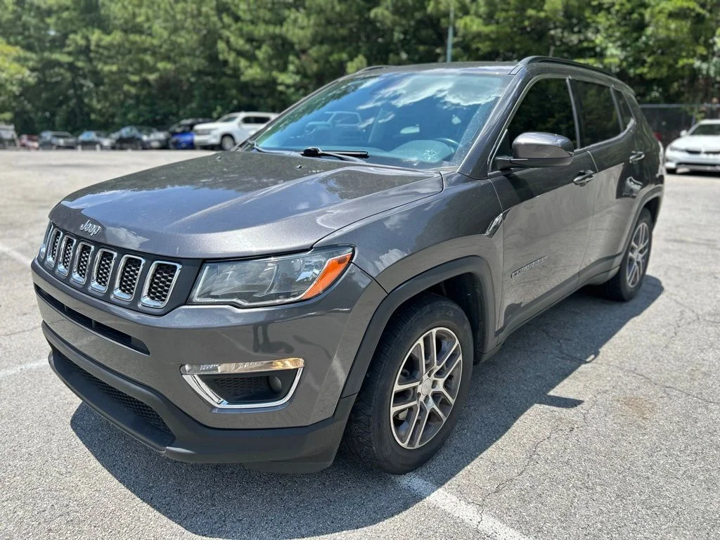 Used 2020 Gray Jeep Latitude image 3