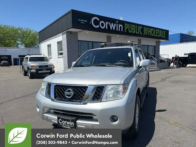 2012 Nissan Pathfinder SV 4x4's photo