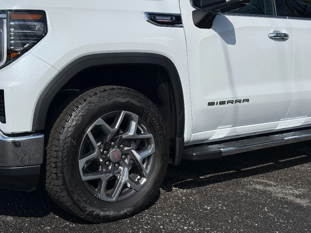 2026 GMC Sierra 1500 SLT - Photo 17