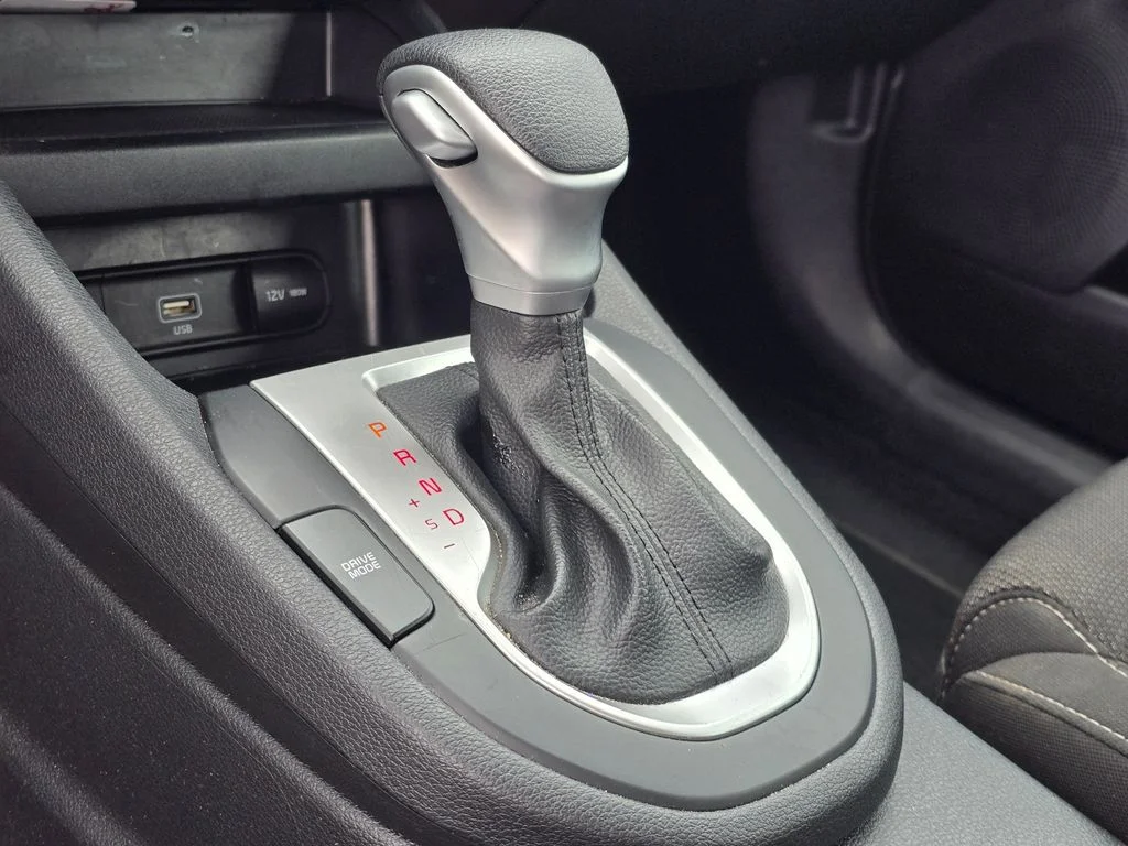 Used 2023 Red Kia LXS image 35