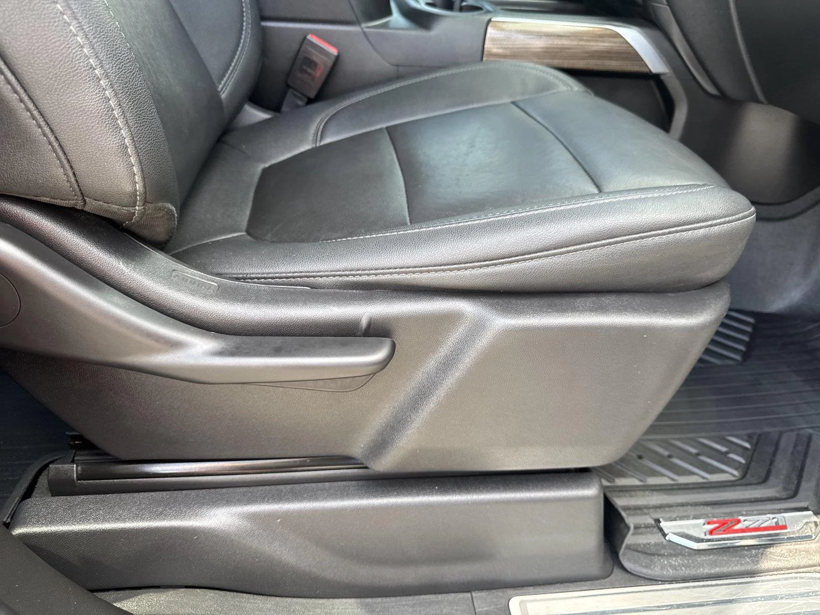 Used 2021 SHADOW GRAY METALLIC Chevrolet RST image 37