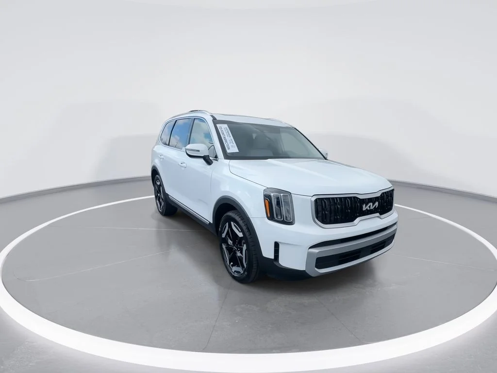 Used 2024 White Kia EX image 2