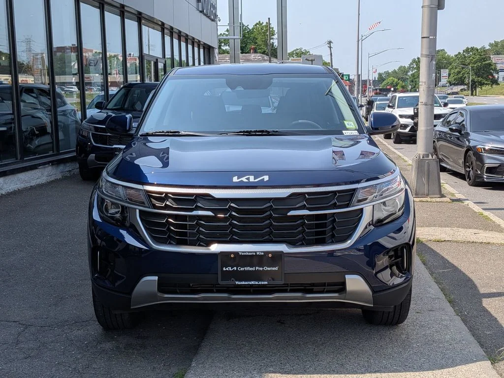 Used 2025 Blue Kia LX image 3