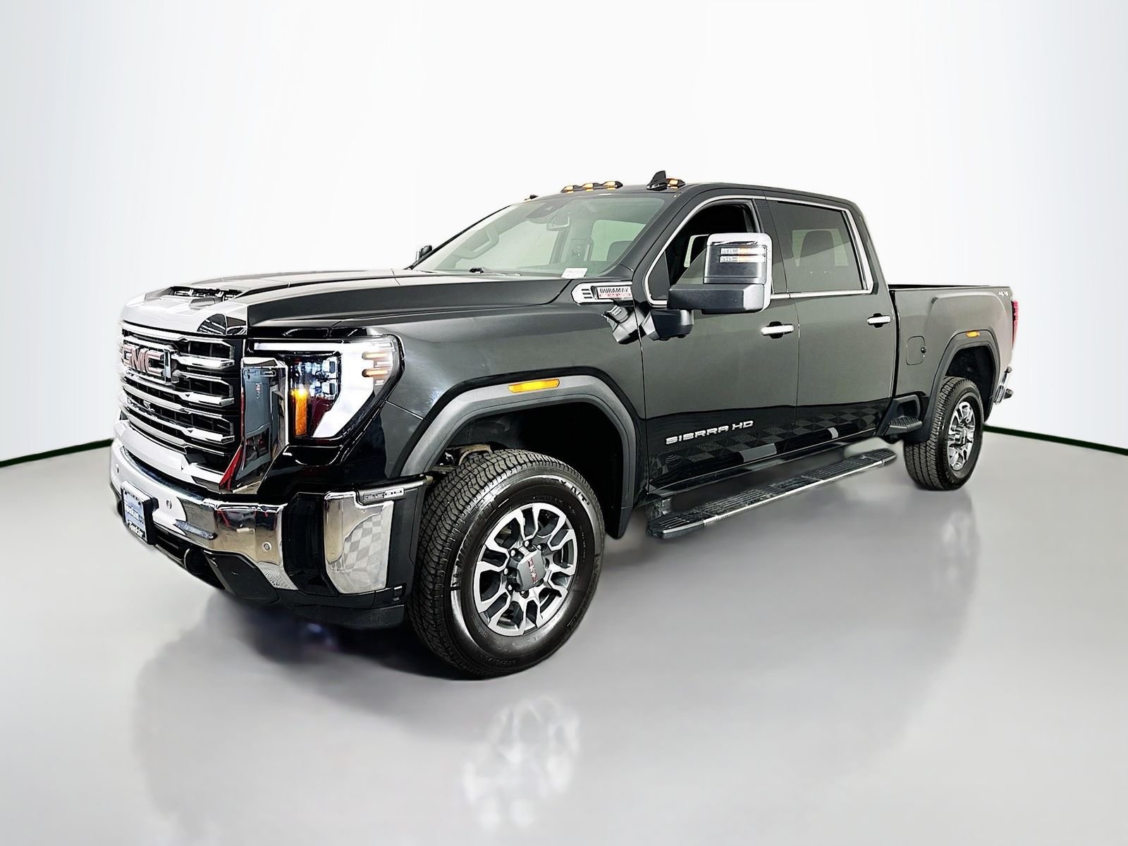 Used 2025 Onyx Black GMC SLT image 3