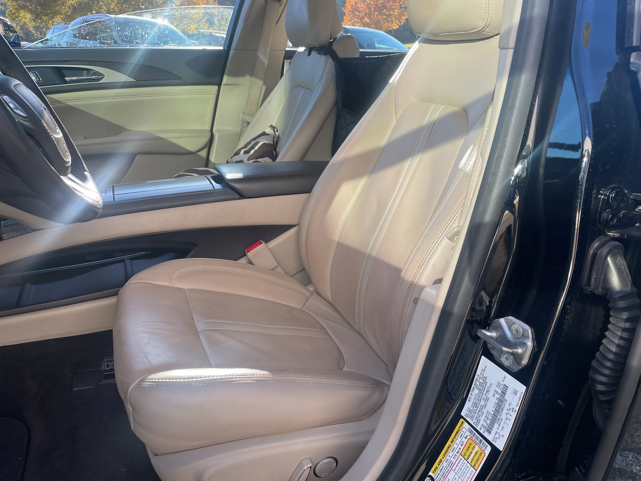 Used 2017 Black Velvet Lincoln Reserve image 7